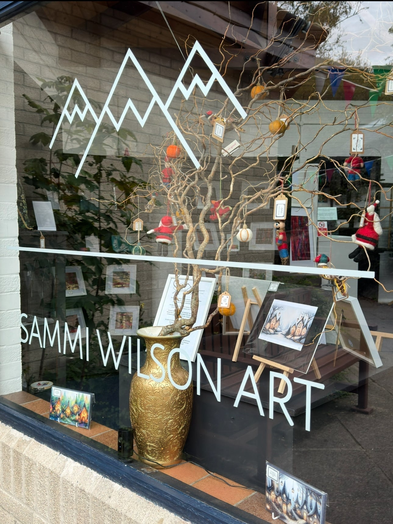Turning a New Leaf: Sammi Wilson Art Bids Farewell to Its Shop and Embraces a Global Stage